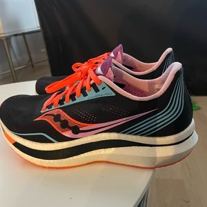 Women’s Saucony Endorphin Pro Size 10.5